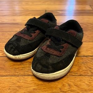 Size 10 toddler sneakers